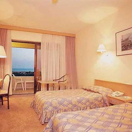Grand Prestige Hotel 3*